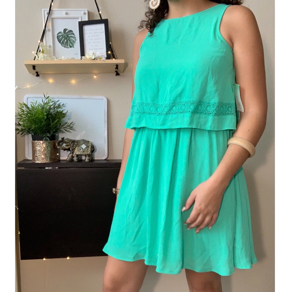 Cute simple sabrina neckline sleeveless dress